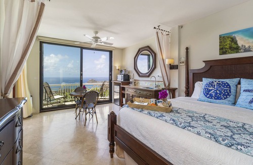 Fish Bay Apartment | Honeymoon/Romantic Private Suite with Ocean View & Pool; Over 150 5 Star Reviews
