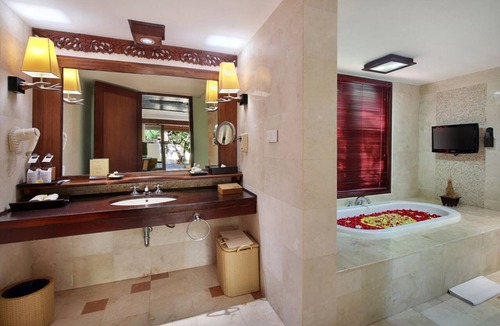Kartika Plaza Villa | Honeymooners Villa, best location near to the Beach and shopping center