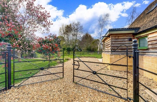 Chipping Campden House | Honeysuckle Cottage - Hot Tub Packages Available