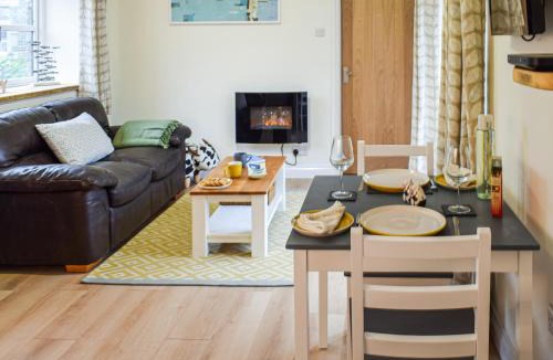 Cury House | Honeysuckle Cottage