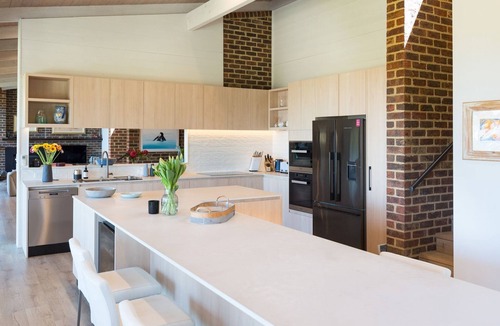 Shoreham House | Honeysuckle House with pool and tennis court