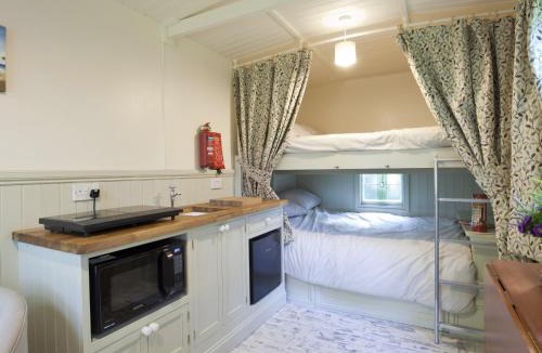 Melton Constable House | Honeysuckle Hut-Qu7066