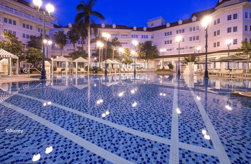 Lantau Hotel | Hong Kong Disneyland Hotel