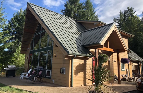 Hoodsport House | Hood Canal Waterfront Home - Incredible Views, Wildlife, EV Charger, Kayaks!
