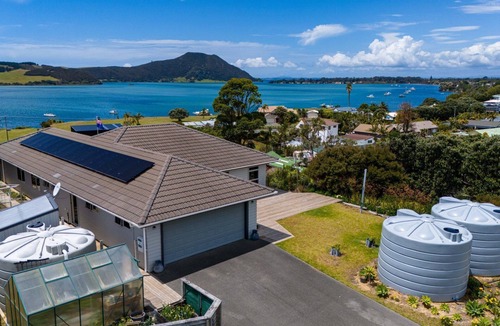 Pukenui House | Hook'em Heights
