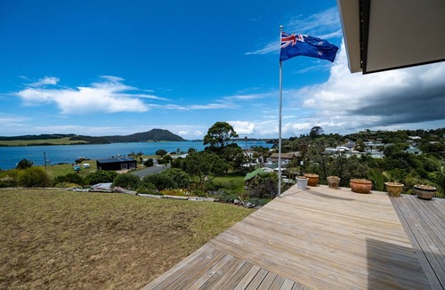 Pukenui House | Hook'em Heights
