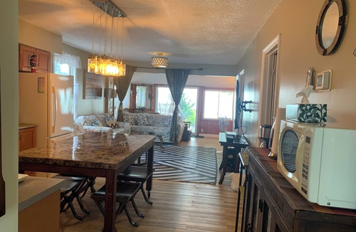 Ruthven Cottage | "Hook, Line,& Sinker"- At the edge of Erie; 7 days stay plus 1 chartering free