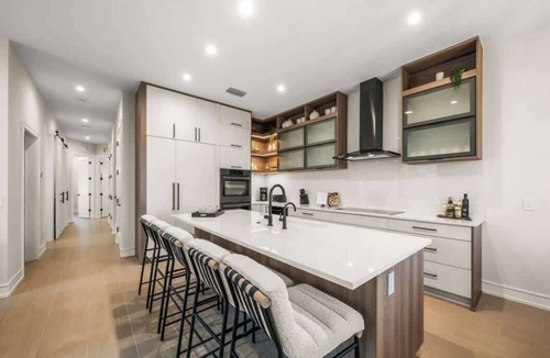 Bradenton Beach House | Hook Wine and Sinker ~ Walk to Beach/Rooftop Deck