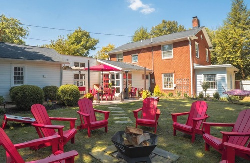 Bloomington House | Hoosier Memories! Luxury Stay, Steps from IU - Pool Table, Firepit & More