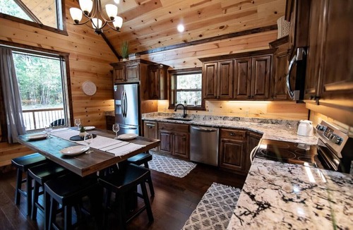 Pickens Cabin | Hope & Anchor - Broken Bow/Hochatown - 3bd