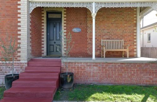 Bathurst Apartment | Hope St Cottage I - Historic Haven, Mountain Views