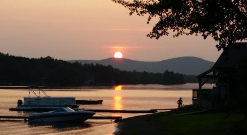 Madawaska County Ski Chalet | Horizon Lakefront Skidoo & Nature