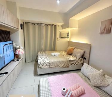 Cebu Hotel | Horizons 101 Studio unit near Fuente