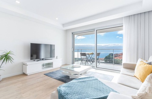 Estreito de Camara de Lobos Apartment | Horizonte Completo II by Atlantic Holiday