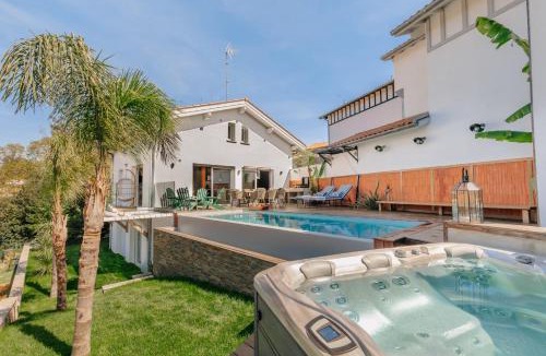 Biarritz Villa | Horizonte Villa with heated pool & jacuzzi Wellness in Biarritz