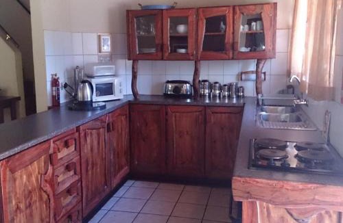 Bela-Bela Cabin | Hornbill Private Lodge Mabalingwe