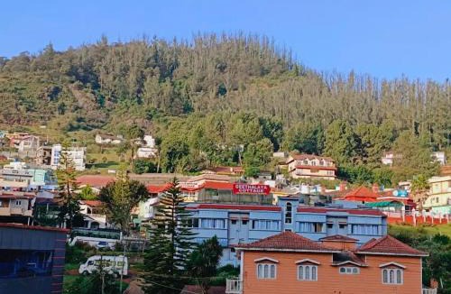 Thalayathimund Hotel | Hornbill Residency