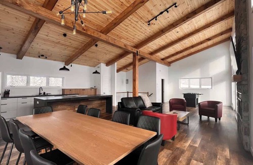 Saint-David-de-Falardeau House | Hors-Piste | Tavata Chalets | Valinouët