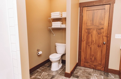 Dundee Cabin | Horse Haven Suite: Luxury Suite in Amish Country, Ohio.