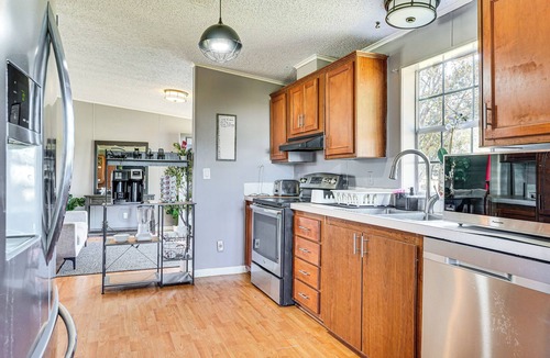 Polk City House | Horse Stalls, Pool & Deck: Polk City Getaway!