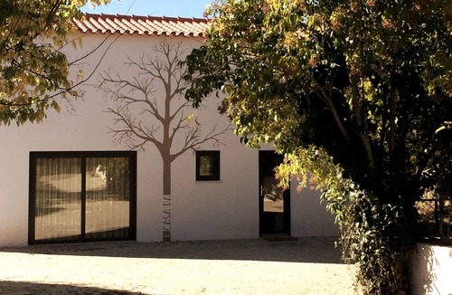 Santa Maria dos Olivais Cottage | Horta dos Cedros - Casa da Árvore