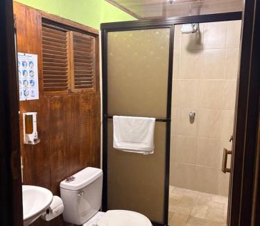 Quesada Hotel | Hospedaje Angeluz