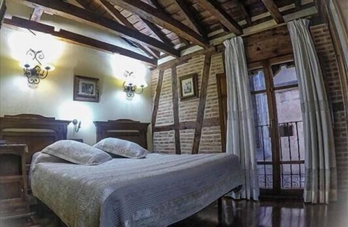 Toledo City Center Hostel | Hospedería Casa De Cisneros