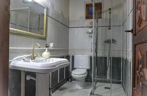 Toledo City Center Hostel | Hospedería Casa De Cisneros