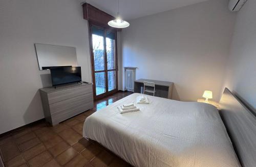Reggio nell'Emilia Apartment | Hospital - WI-FI 3 Bedrs