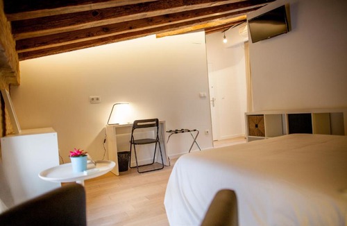 Ciutat Vella Hotel | Host & Home