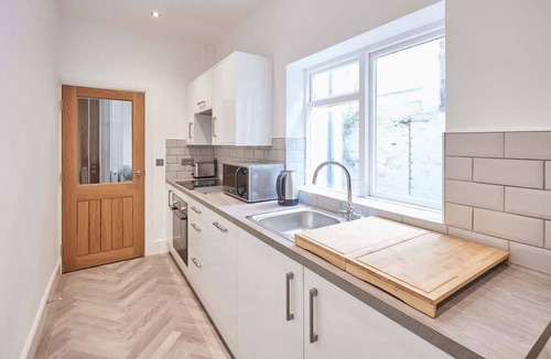 Bont Newydd Apartment | Host & Stay | Apartment 1, High Street