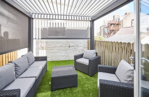 Bont Newydd Apartment | Host & Stay | Apartment 2, High Street