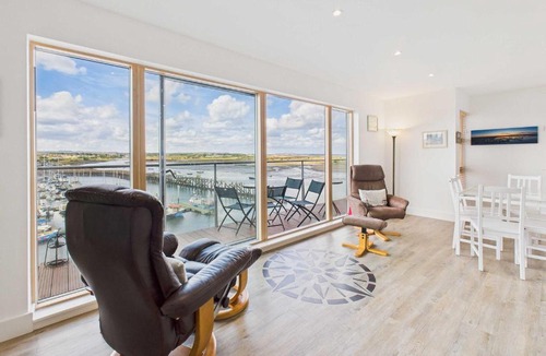 Amble Apartment | Host & Stay - Becalmed