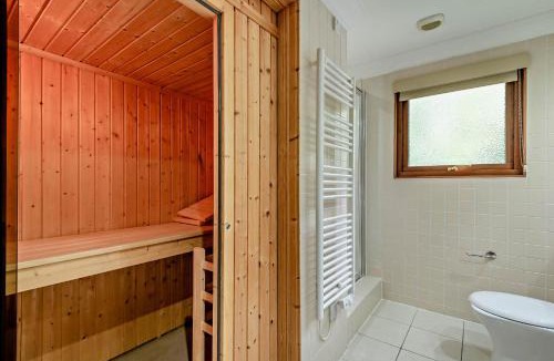 Grantham Ski Chalet | Host & Stay - Blackthorne Lodge