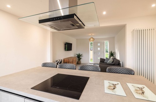 Garforth House | Host & Stay | Hawthorn Bank