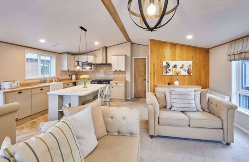 Allerthorpe Ski Chalet | Host & Stay | Huckleberry Lodge