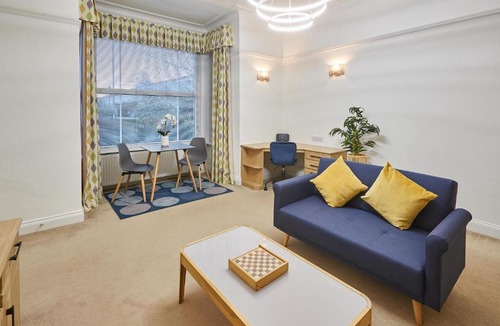 Staines Apartment | Host & Stay - Thamesview