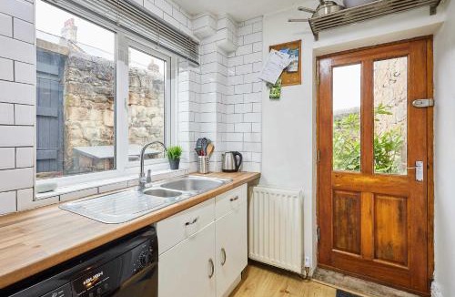 Hexham House | Host & Stay - The Reading Room