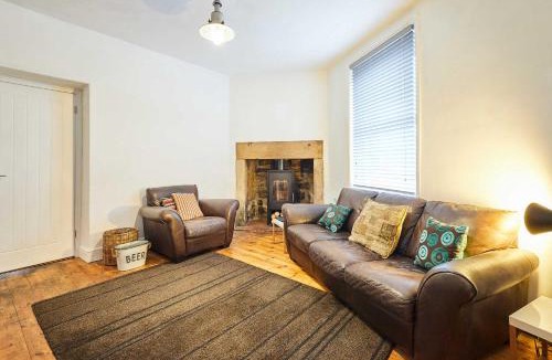 Hexham House | Host & Stay - The Reading Room