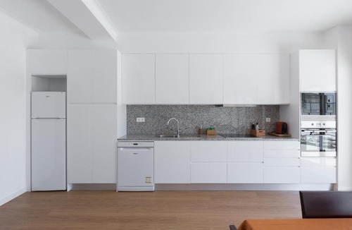 Santa Marinha Apartment | Host Wise - Annas Flats II