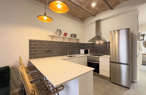 Hostafrancs Apartment | Hostafrancs 2h - Two Bedroom Apartment, Sleeps 3