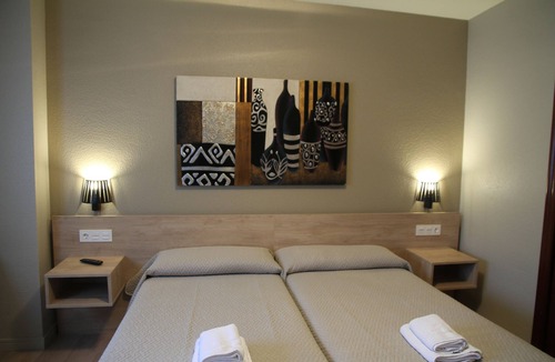 Ermitagana Hostel | Hostal Acella