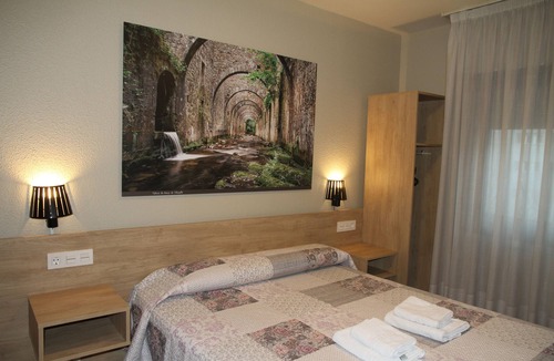 Ermitagana Hostel | Hostal Acella