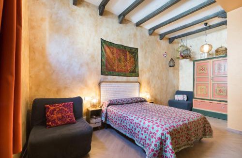 Literary Quarter Hostel | Hostal Artistic B&B