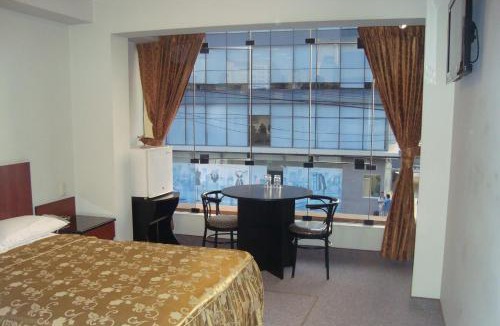 San Isidro Centro Financiero Hotel | Hostal Bond