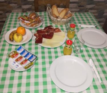 Cain House | Hostal Casa Tino