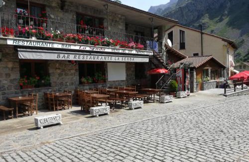 Cain House | Hostal Casa Tino
