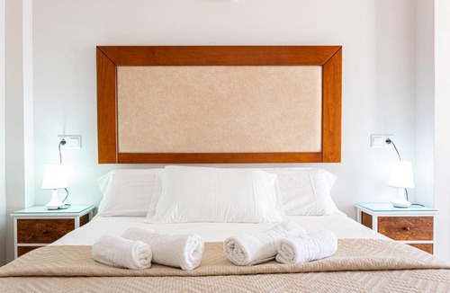Fuengirola City Centre House | Hostal Cuevas