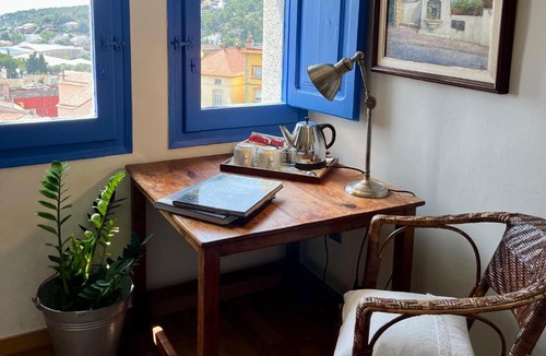 Cabrils Hotel | Hostal de la Plaça - Hotel Boutique