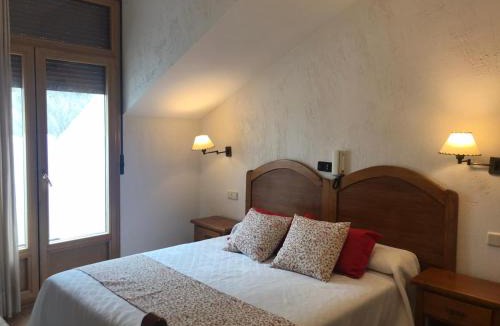 Pradena Hotel | hostal Decerca Prádena